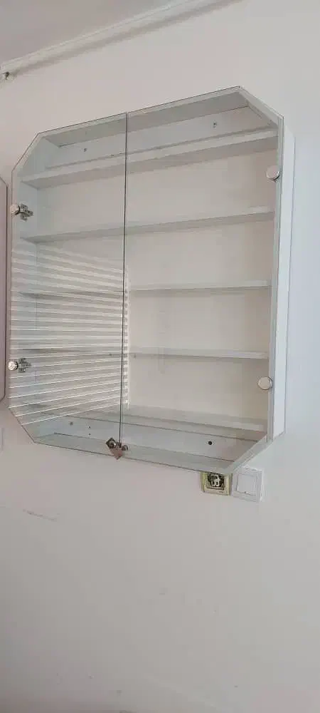 تعدادی وسیله آرایشگری|آرایشگاه و سالن‌های زیبایی|قزوین, |دیوار