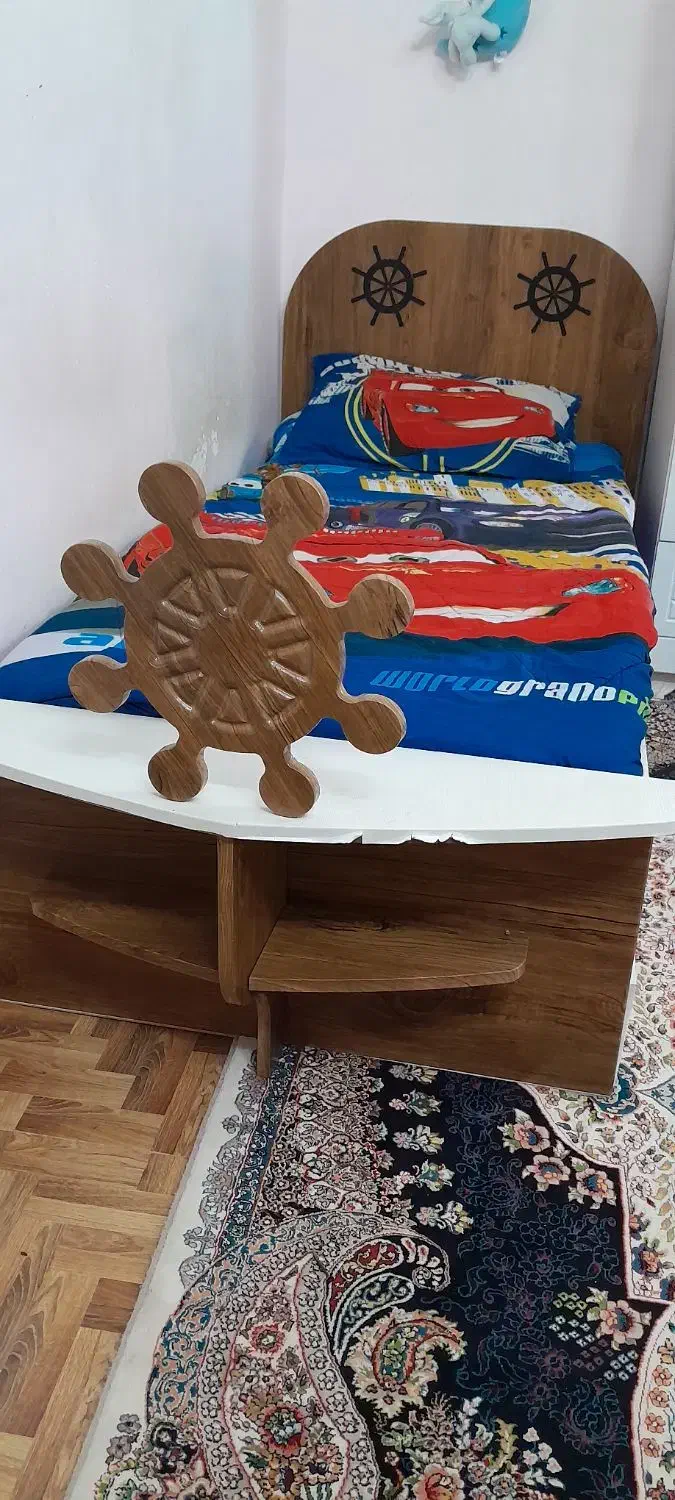 تخت یک نفره مناسب نوجوان در حد نو|تخت و سرویس خواب|گرمسار, |دیوار