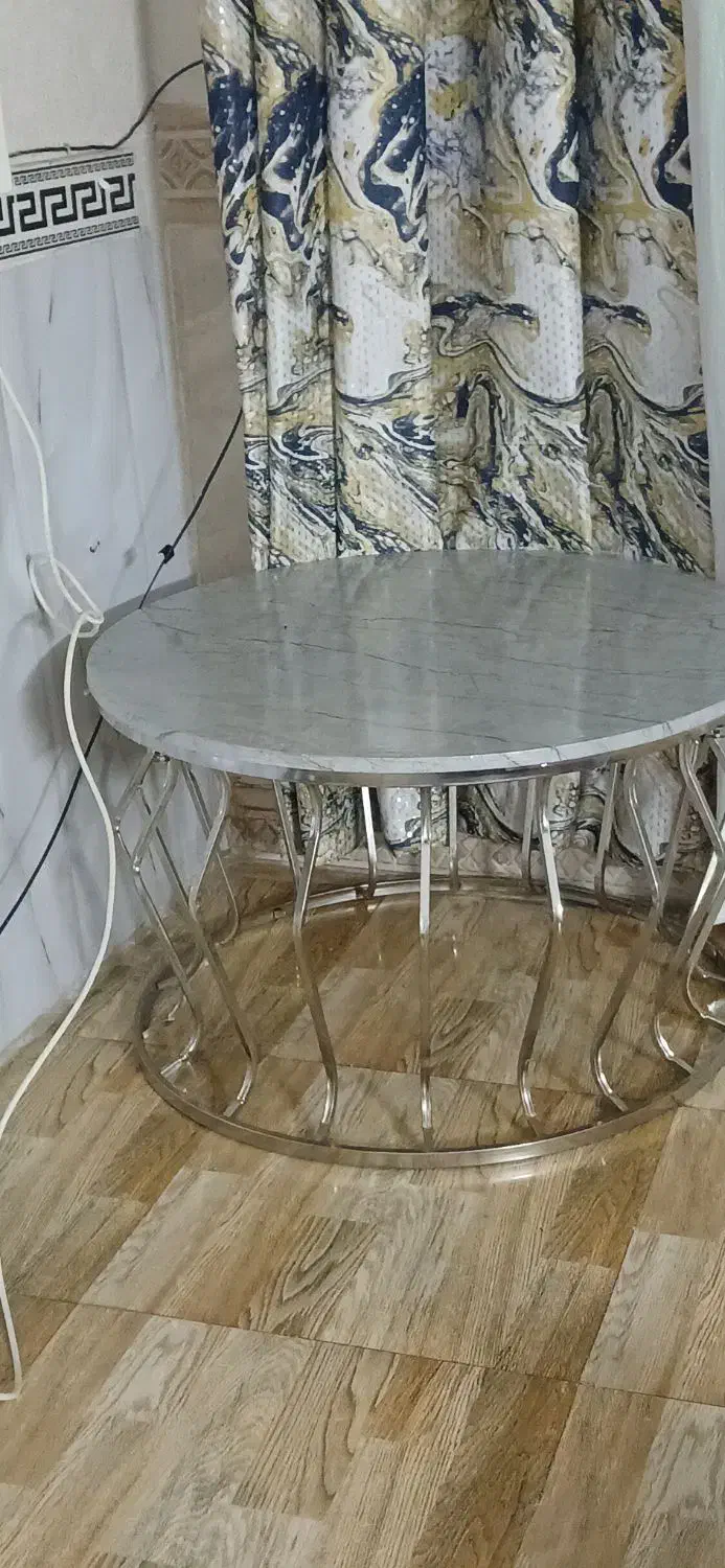 میز عسلی نقره ای|مبلمان خانگی و میز عسلی|نسیم‌شهر, |دیوار