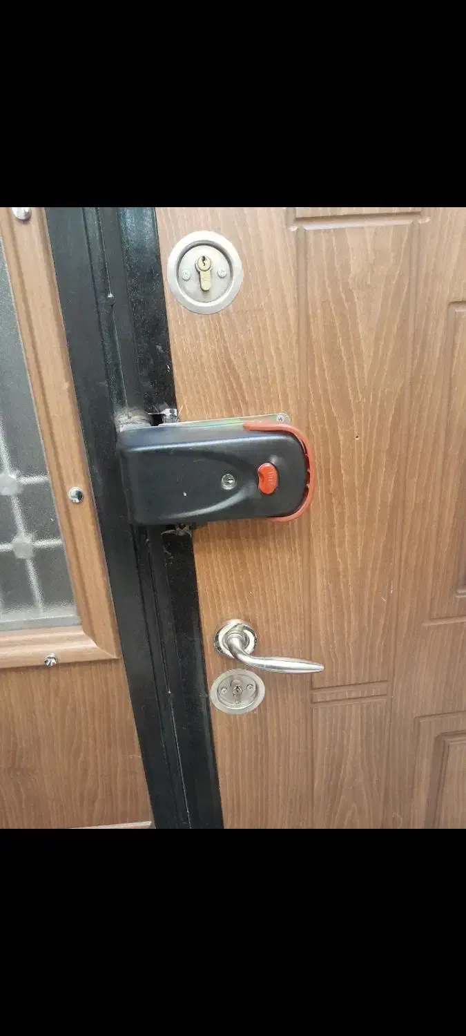 کلیدسازی شبانه روزی غرب تهران قفل ساز سیار ریموت|خدمات پیشه و مهارت|تهران, شهران جنوبی|دیوار