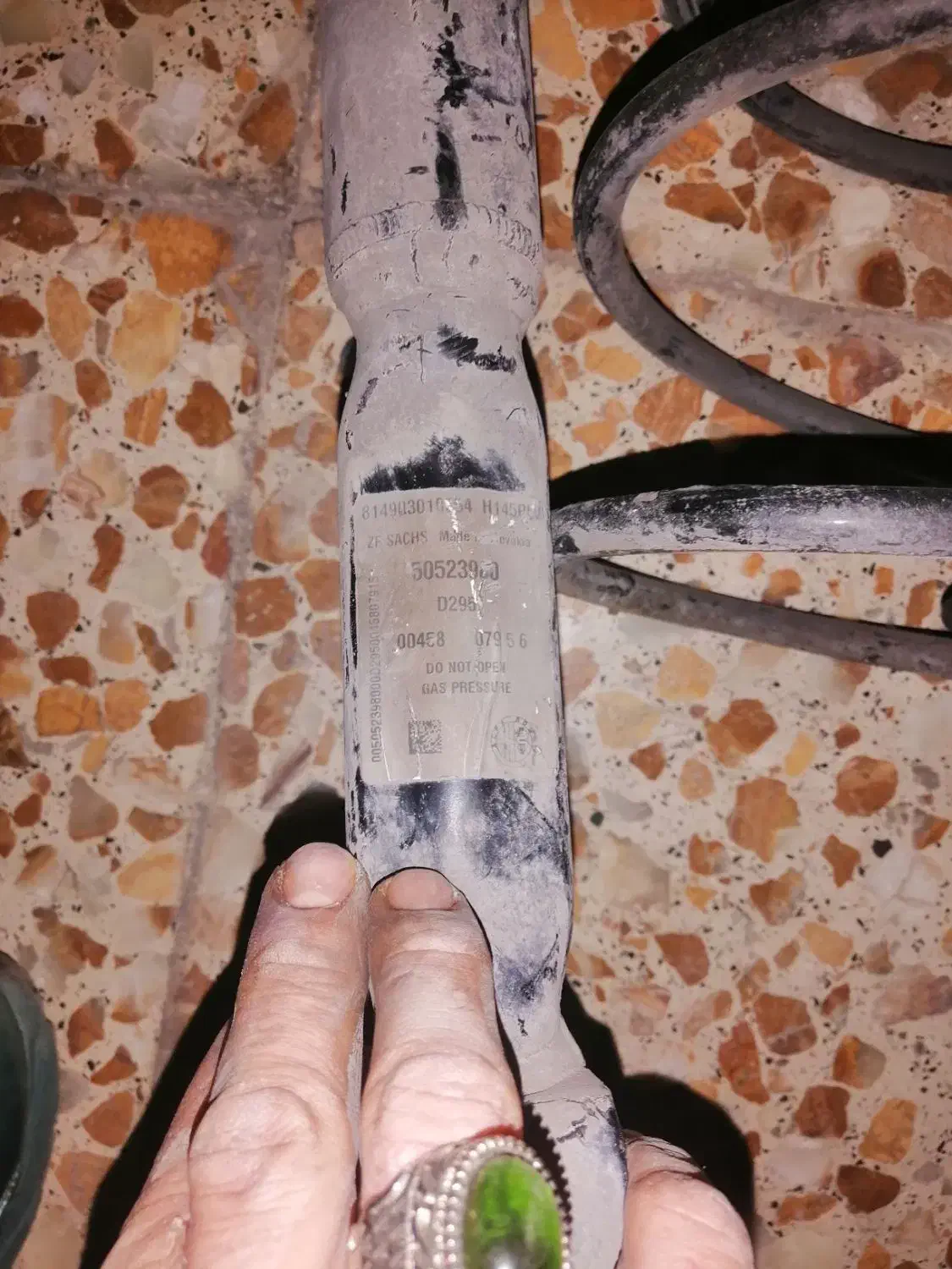 کمک فنر و لاستیک آلفا رومئو جولیتا|قطعات یدکی و لوازم جانبی|اسلام‌شهر, شهرک واوان|دیوار