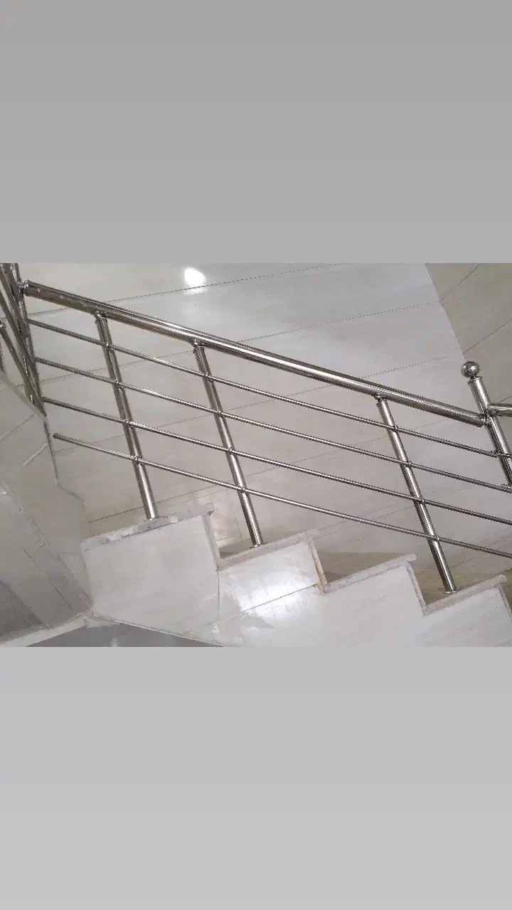 تهیه ونصب انواع نرده استیل|خدمات پیشه و مهارت|الشتر, |دیوار