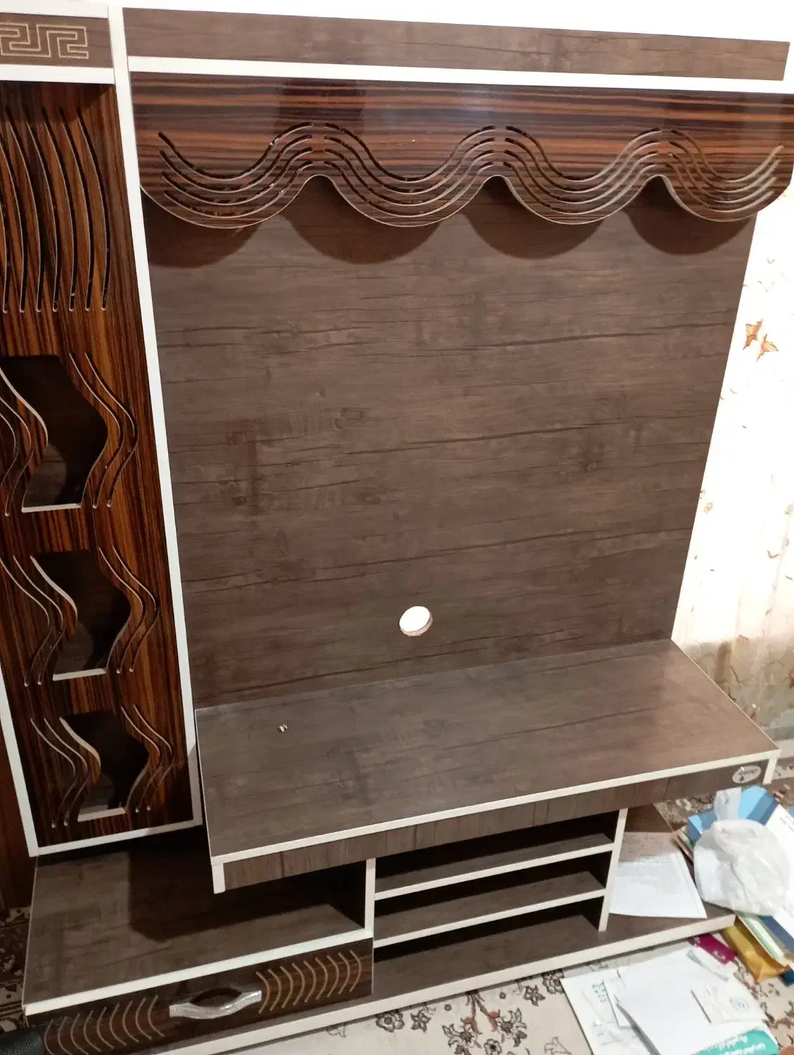 یک میز تلویزیون سالم بفروش می رسد|میز تلویزیون|شیراز, نصر|دیوار