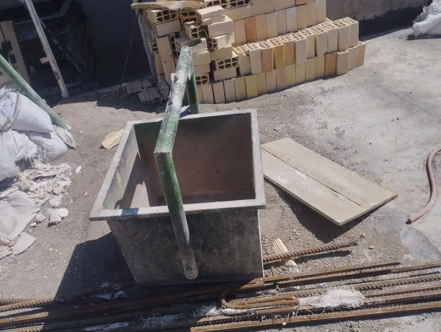 بالابر 1 تنی مصالح با باکس|مصالح و تجهیزات ساختمان|مشهد, ابوذر|دیوار