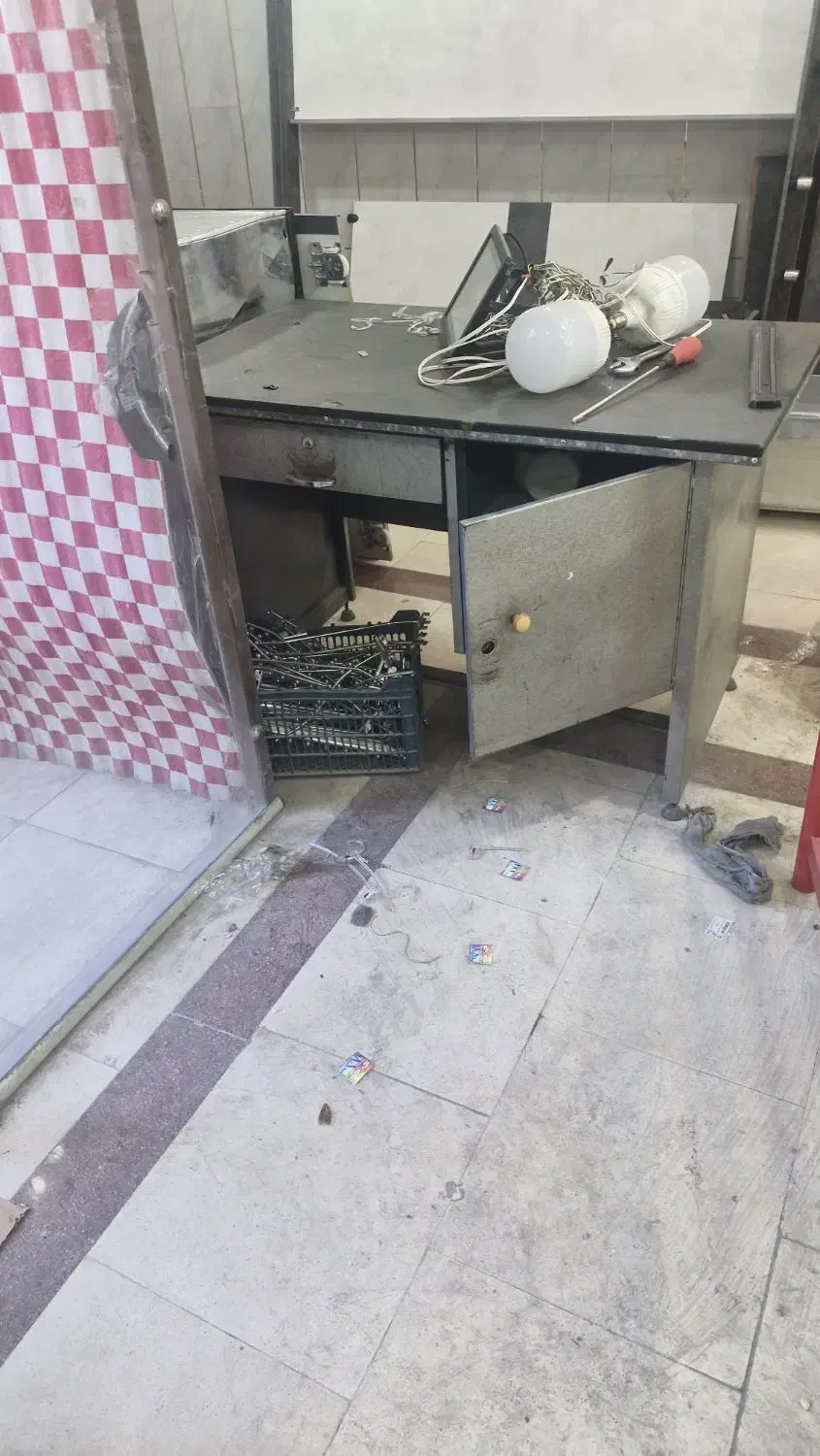 وسایل لباس فروشی|فروشگاه و مغازه|خمینیشهر, |دیوار