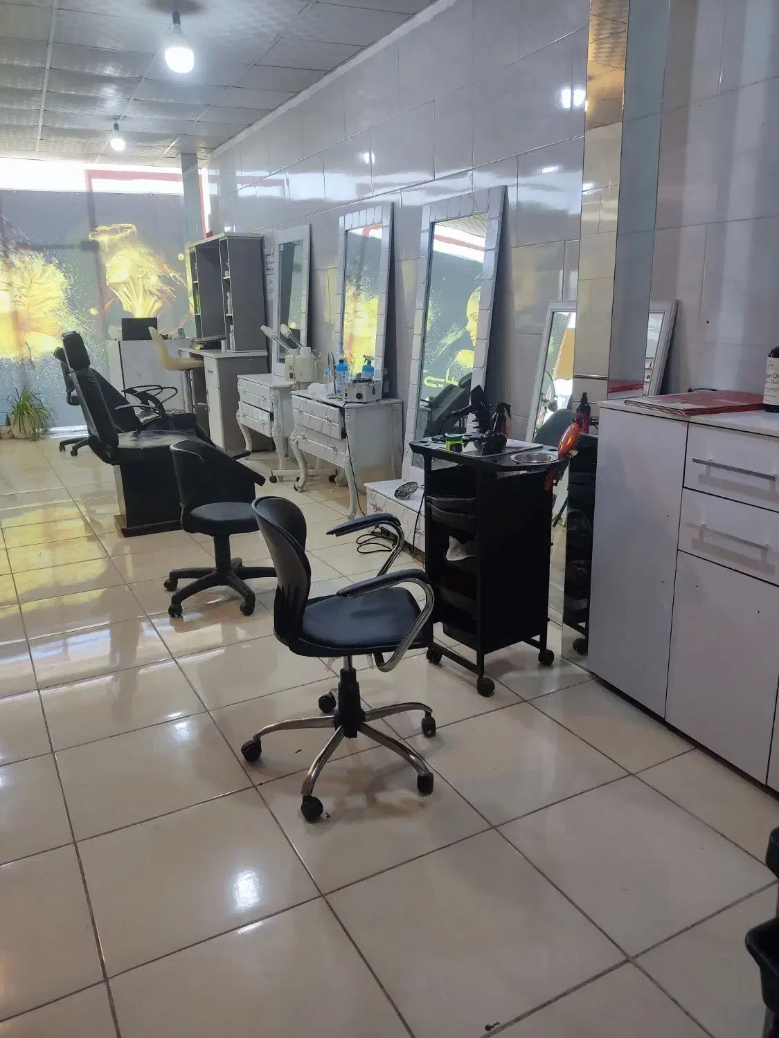 فروش وسایل آرایشگاهی در حد نو|آرایشگاه و سالنهای زیبایی|کرج, حصار|دیوار