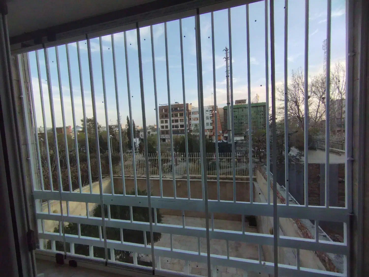 شیشه بالکنی ریلی تاشو|خدمات پیشه و مهارت|تهران, تهرانسر شرقی|دیوار