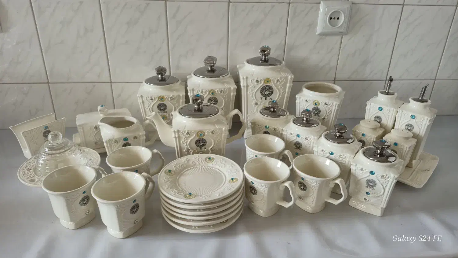 سرویس صبحونه خوری وپاسماوری|ظروف سرو و پذیرایی|فولادشهر, A6|دیوار