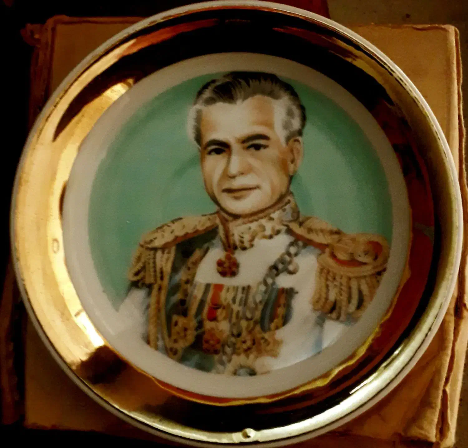 نلبکی قدیمی عتیقه با عکس رضا شاه|کلکسیون اشیاء عتیقه|اصفهان, دارک|دیوار