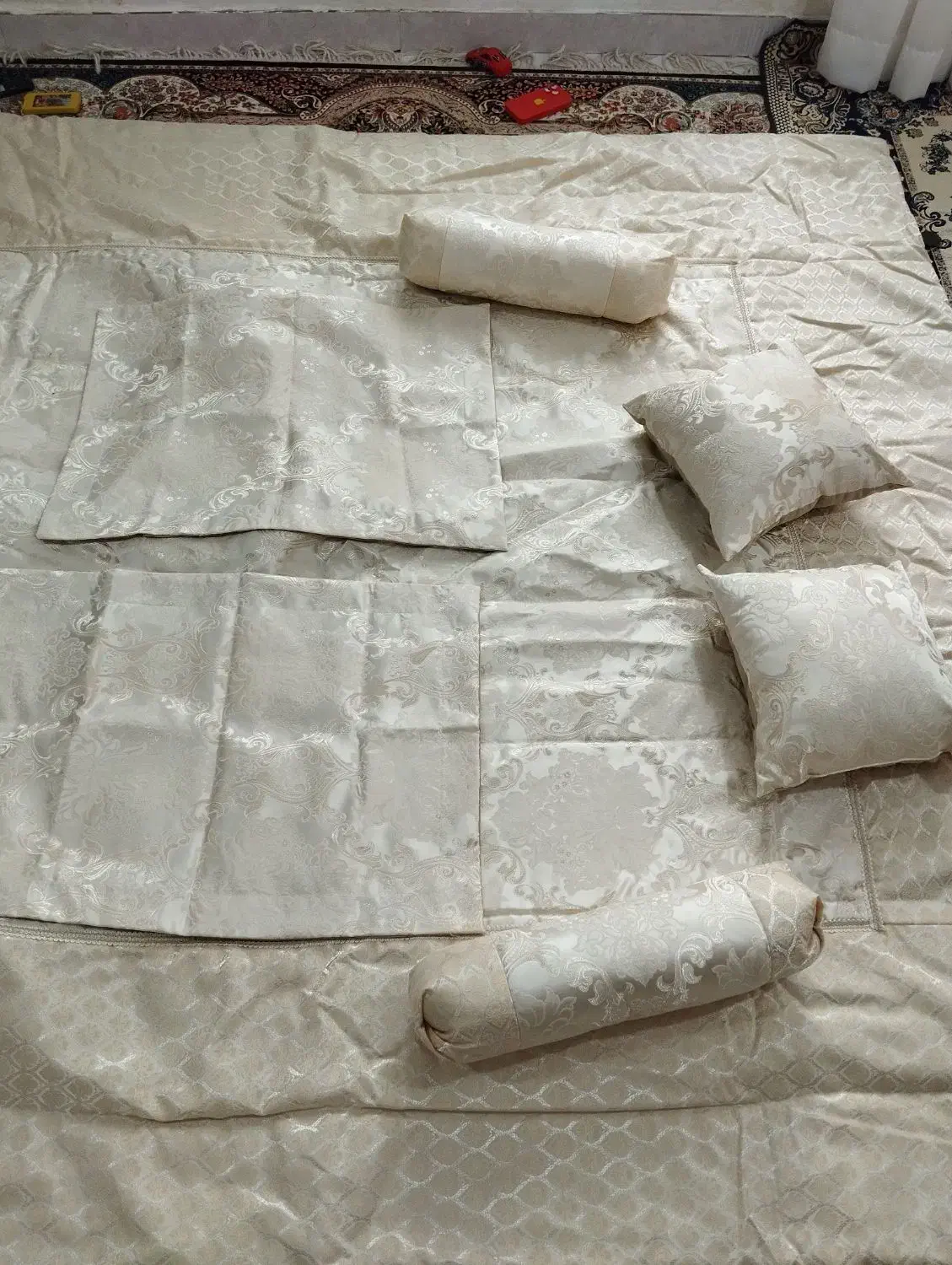 روتختی دونفره طلایی نو نو مخصوص عروس خانما|سرویس روتختی|اردبیل, |دیوار