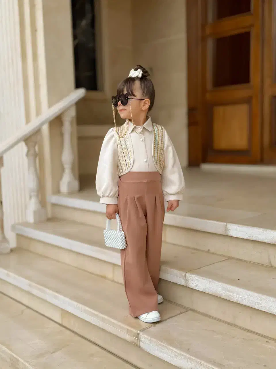 بچهگانه|کفش و لباس بچه|قم, لسانی|دیوار