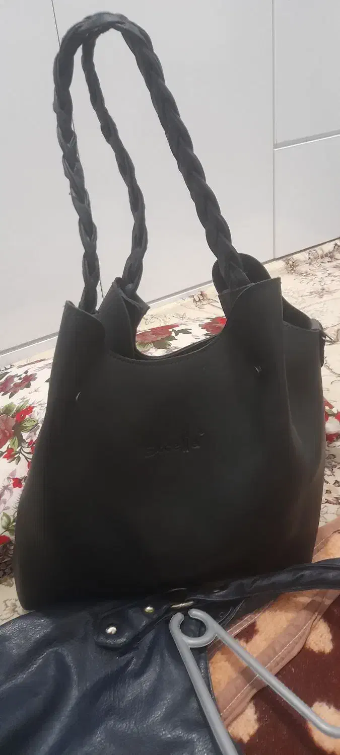 کیف دوشی|کیف، کفش، کمربند|چغادک, |دیوار