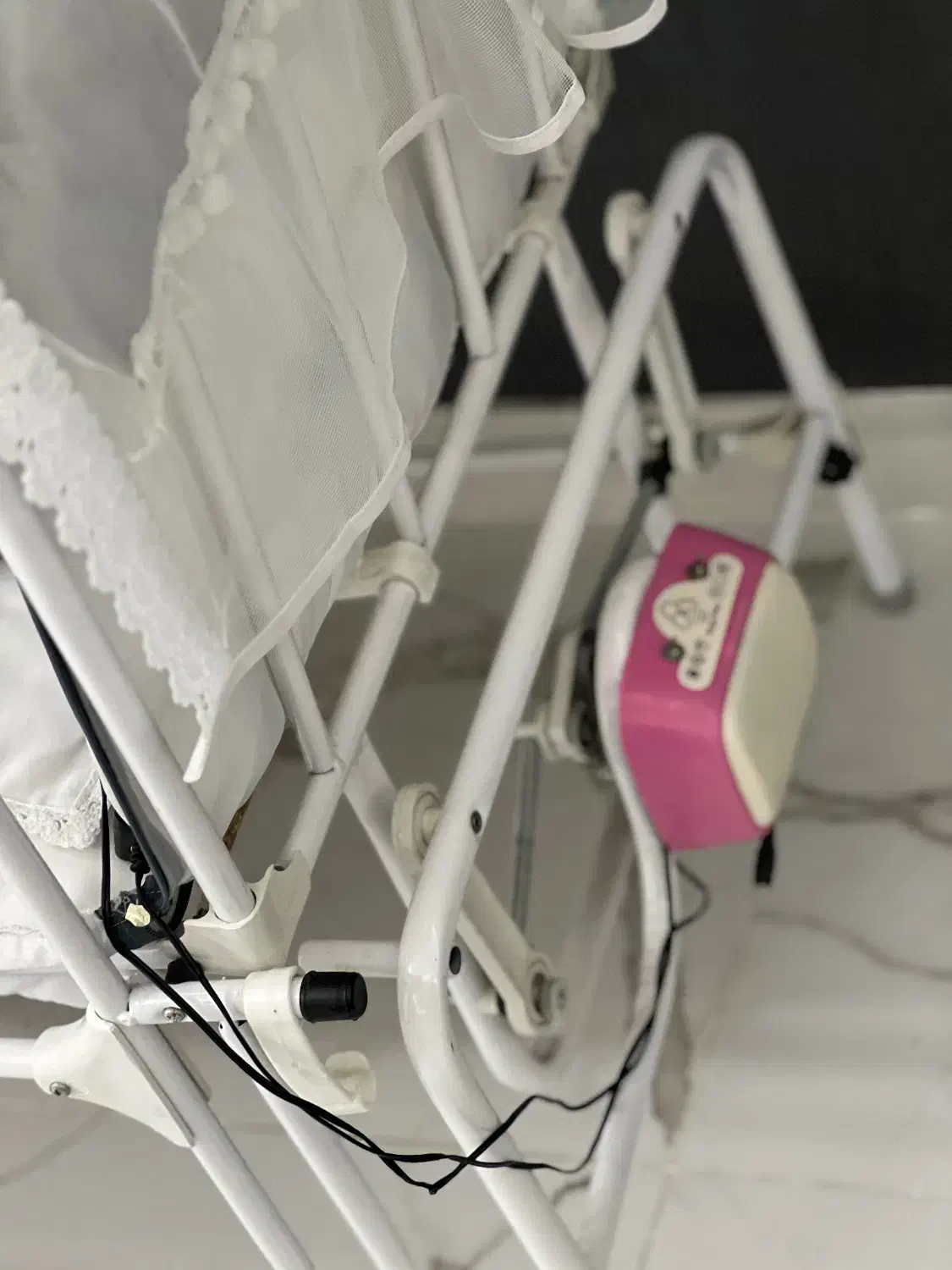 تخت کنار مادر ، برقی|تخت و سرویس خواب|ساری, |دیوار