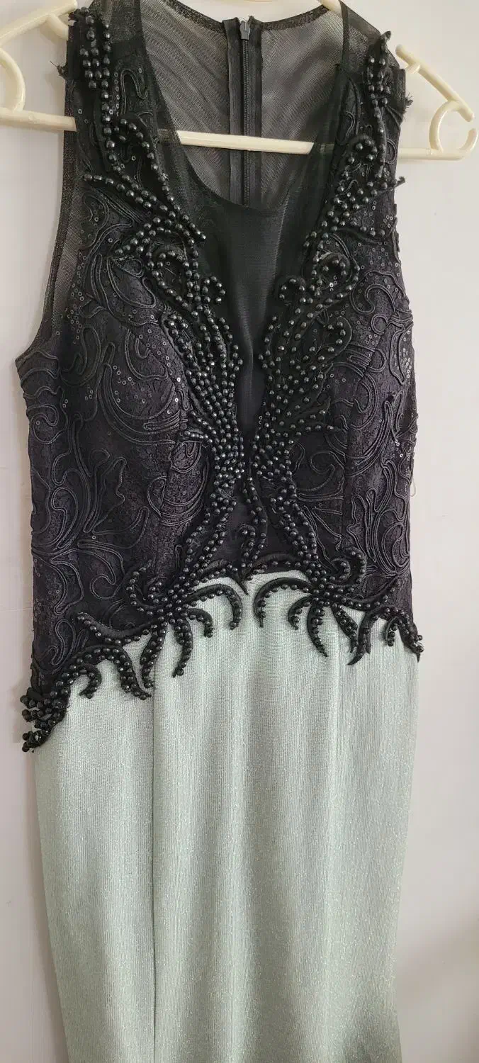 لباس مجلسی|لباس|رباط‌کریم, رباط‌کریم|دیوار