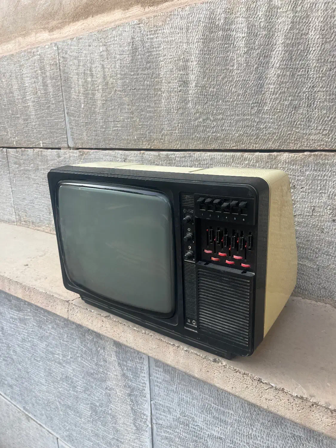 تلویزیون قدیمی|تلویزیون و پروژکتور|خمینیشهر, |دیوار
