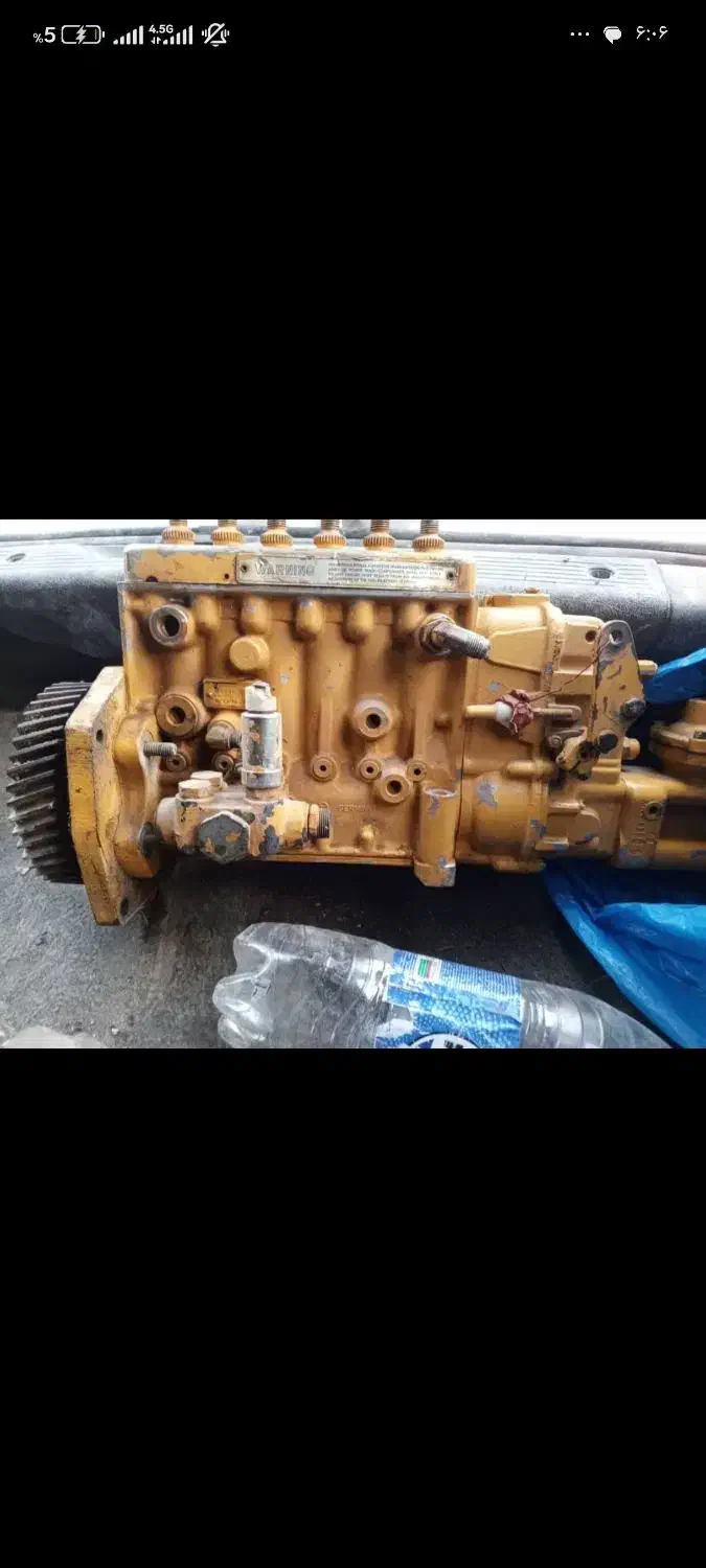 یک عدد پمپ گازوئیل گریدر یک عدد پمپ گازوئیل ولوو|قطعات یدکی و لوازم جانبی|اهواز, کیانشهر|دیوار