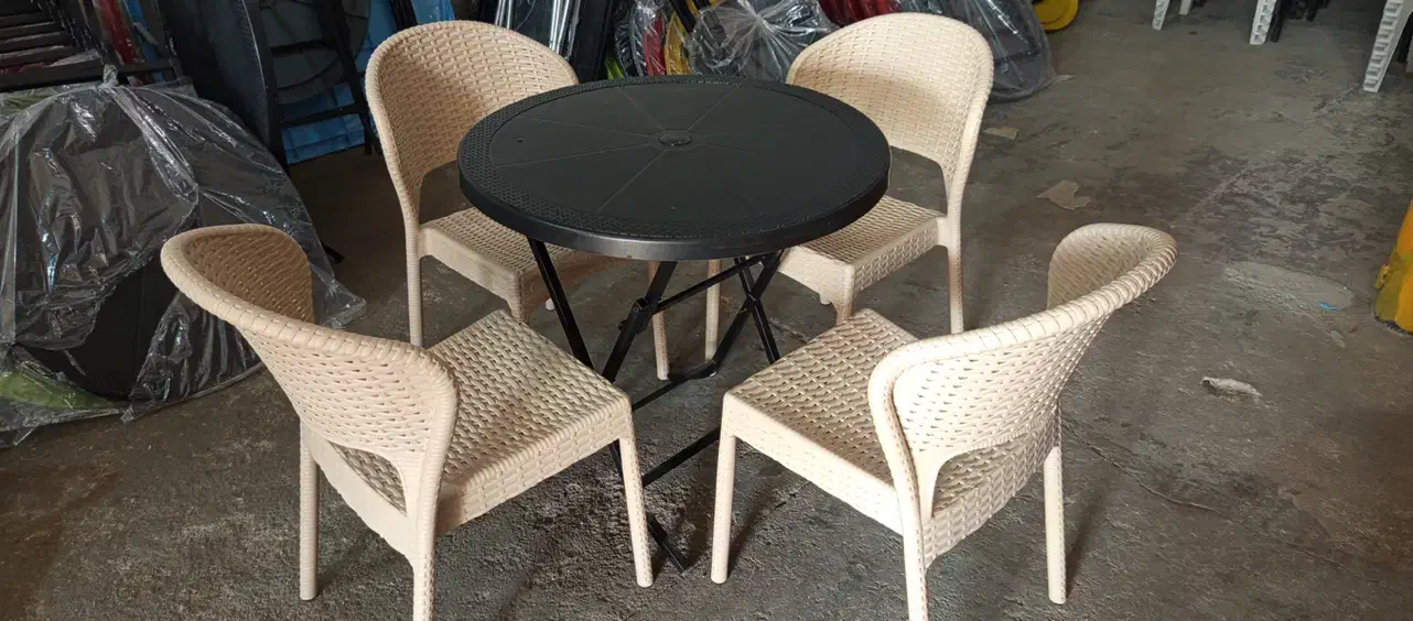 صندلی حصیری باغی بدون دسته|صندلی و نیمکت|شیراز, محراب|دیوار