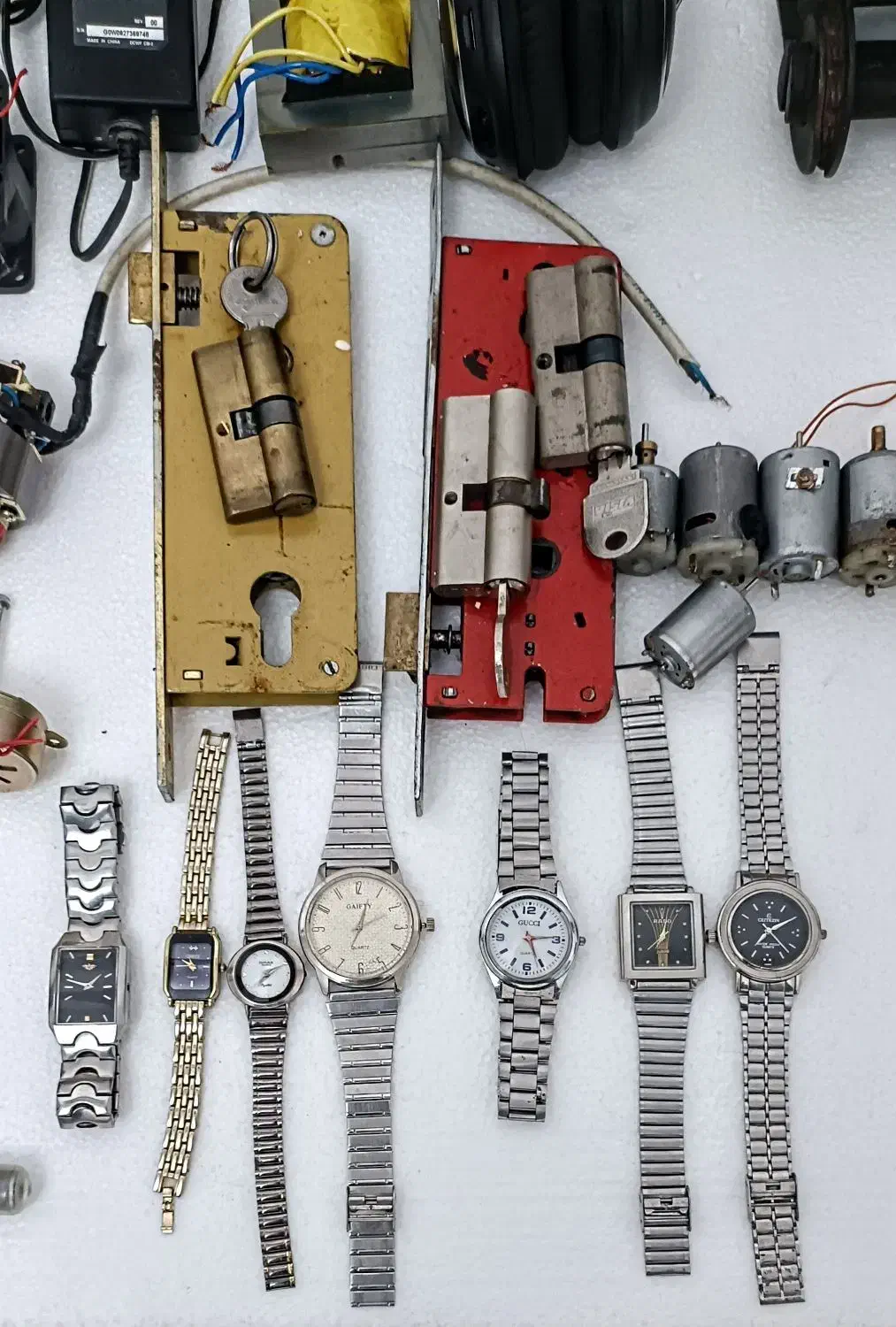 ساعت آنتیک و اورجینال قدیمی|کلکسیون اشیاء عتیقه|اردبیل, |دیوار