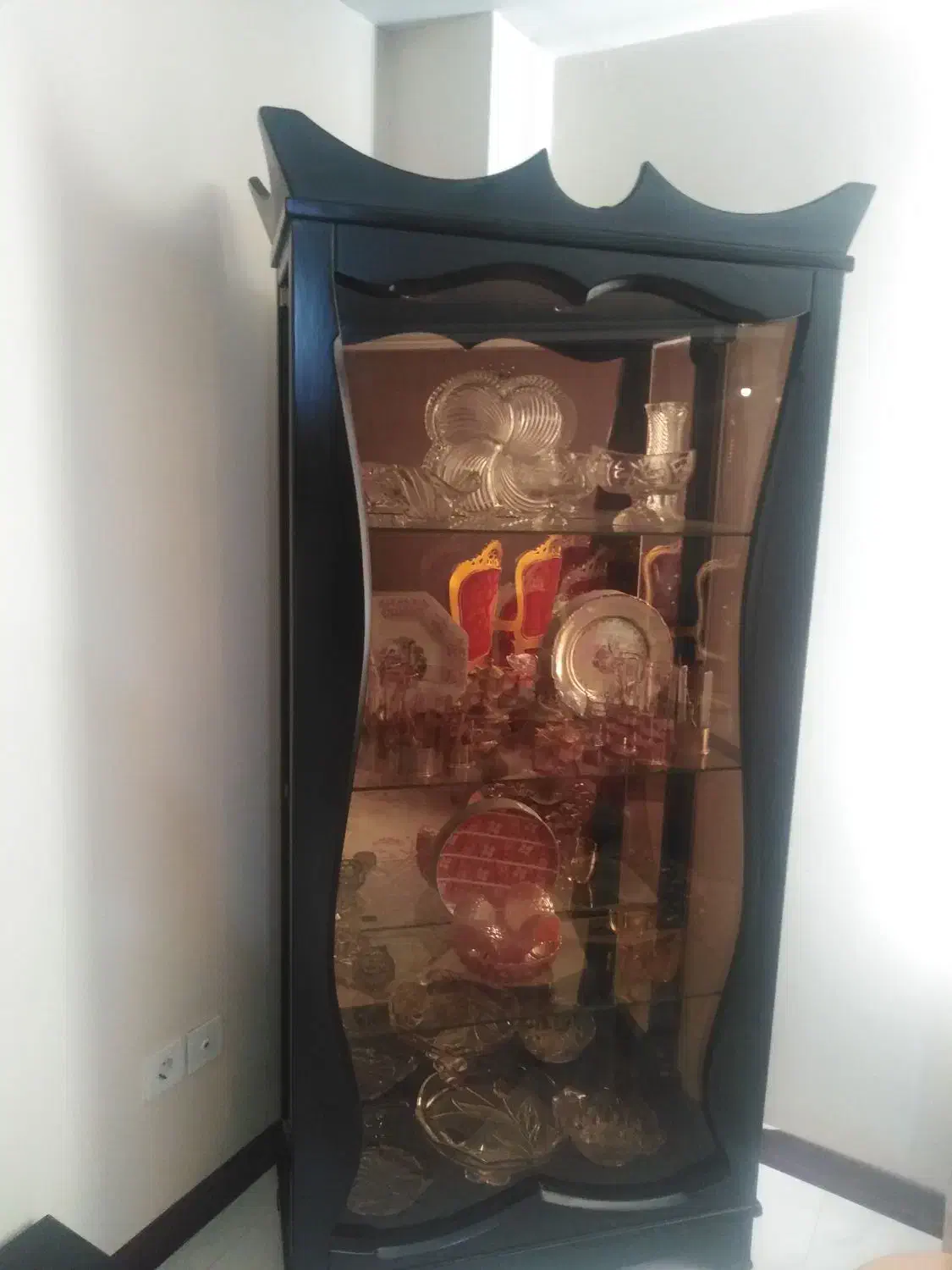 ویترین. بوفه. در حد نو.|بوفه، ویترین، کنسول|پردیس, فاز ۸|دیوار