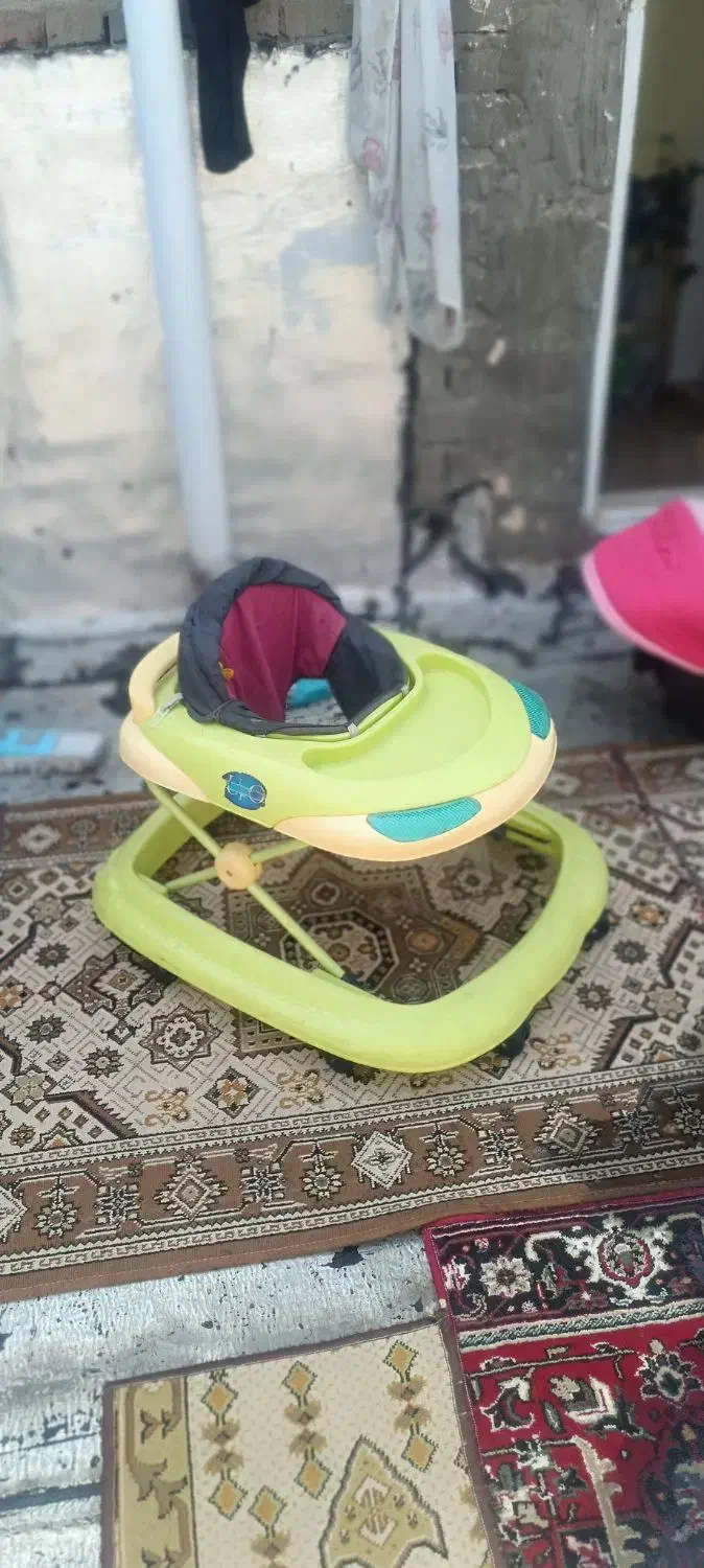 روروئک|کالسکه و لوازم جانبی|خوی, |دیوار