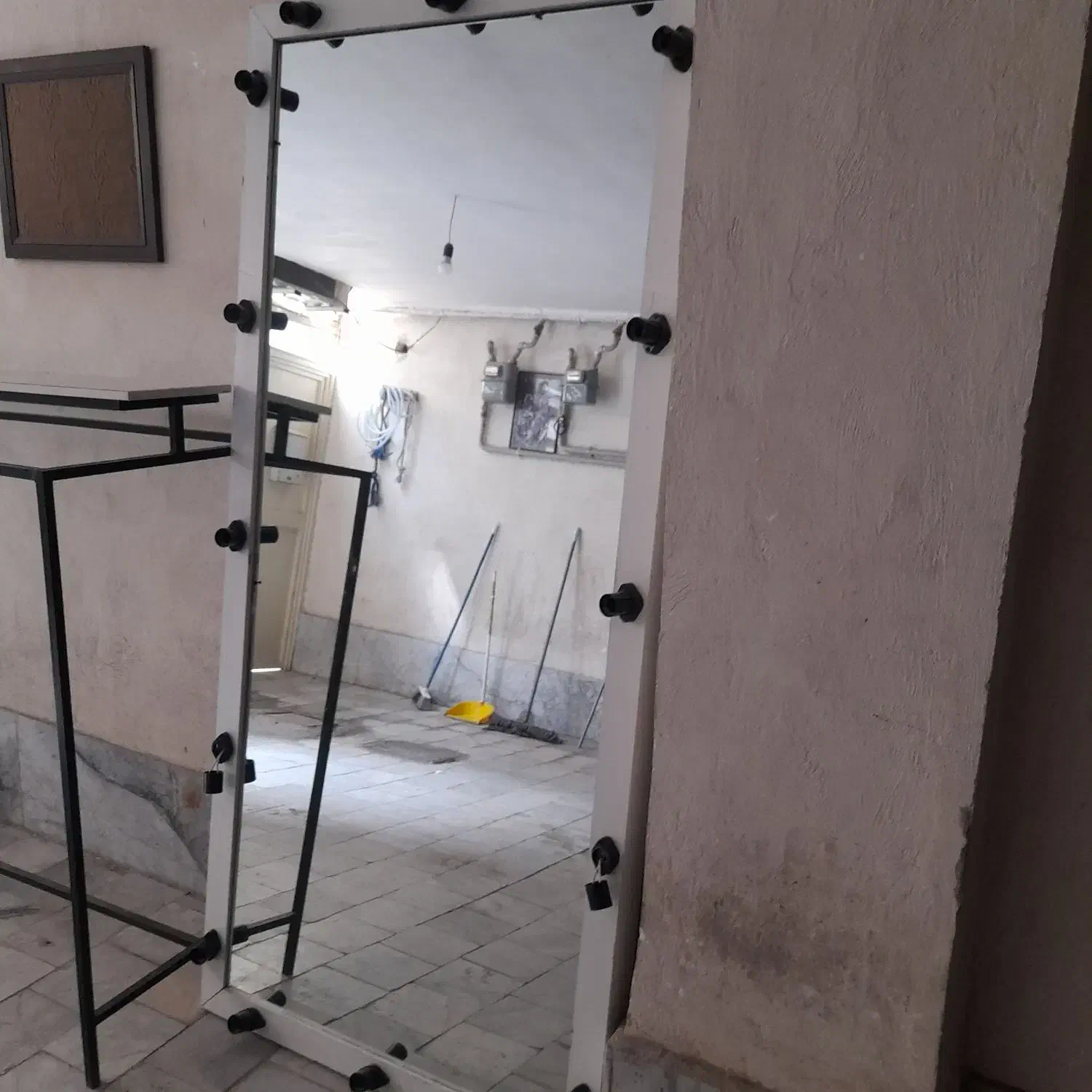 آینه قدی|آینه|مشکین‌دشت, |دیوار