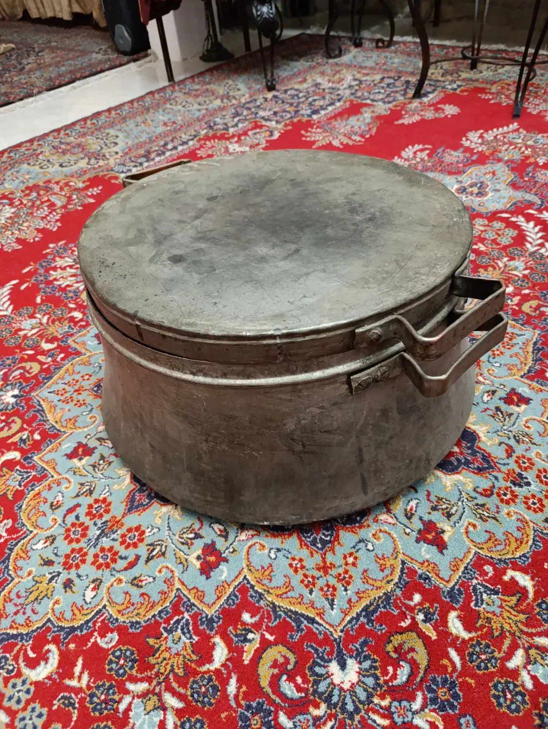 دیگ مسی بزرگ|کلکسیون اشیاء عتیقه|مشهد, بهاران|دیوار