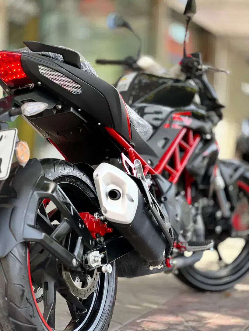 بنلی ۲۵۰ تک سیلندر اقساط|موتورسیکلت|اصفهان, عسگریه|دیوار