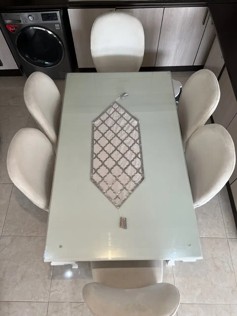 فروش مبل ۸ نفره و جلومبلی و میز نهار خوری ۶ نفره|مبلمان خانگی و میز عسلی|رشت, دیانتی|دیوار