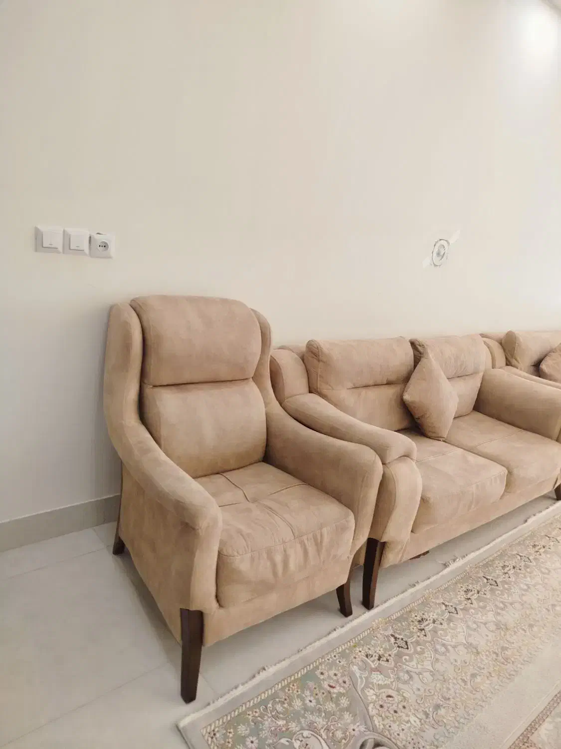 مبل 7نفره درحد نو|مبلمان خانگی و میز عسلی|تربتحیدریه, شهرک ولیعصر|دیوار