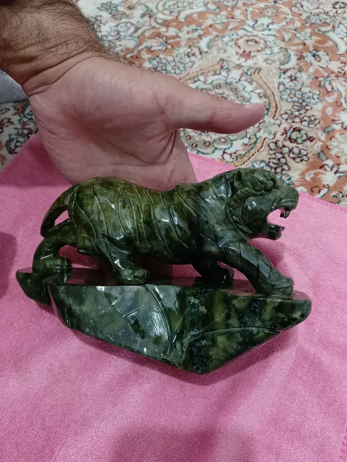 مجسمه یَشم سنگی(شیر)خارجی به وزن۱کیلو۶۵۹گرم|جواهرات|ارومیه, |دیوار