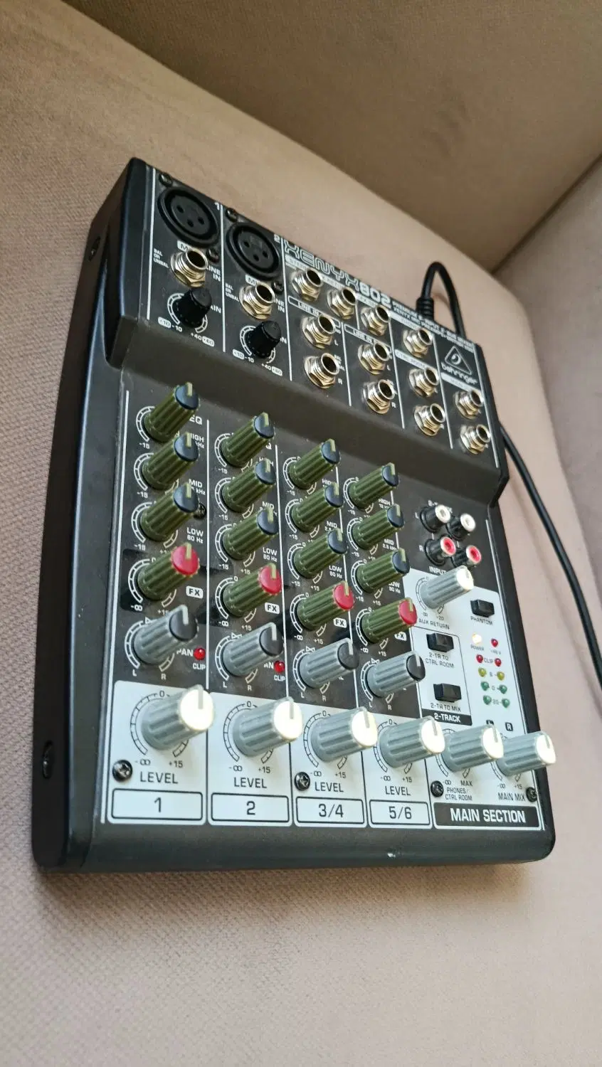 یک دستگاه میکسر Behringer - XENYX 802|صوتی و تصویری|تهران, تهرانپارس غربی|دیوار
