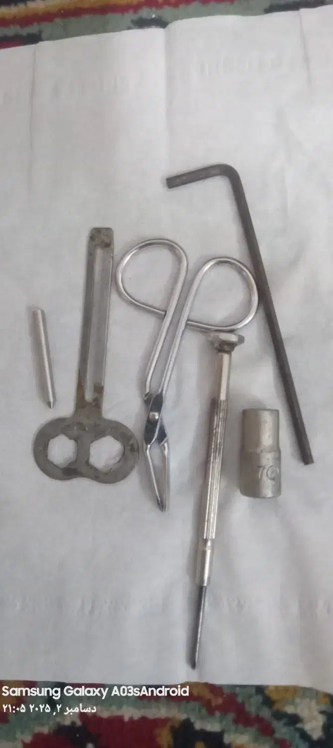 زنجیربرای قفل یک متری و...|مصالح و تجهیزات ساختمان|سبزوار, قصبه غربی|دیوار