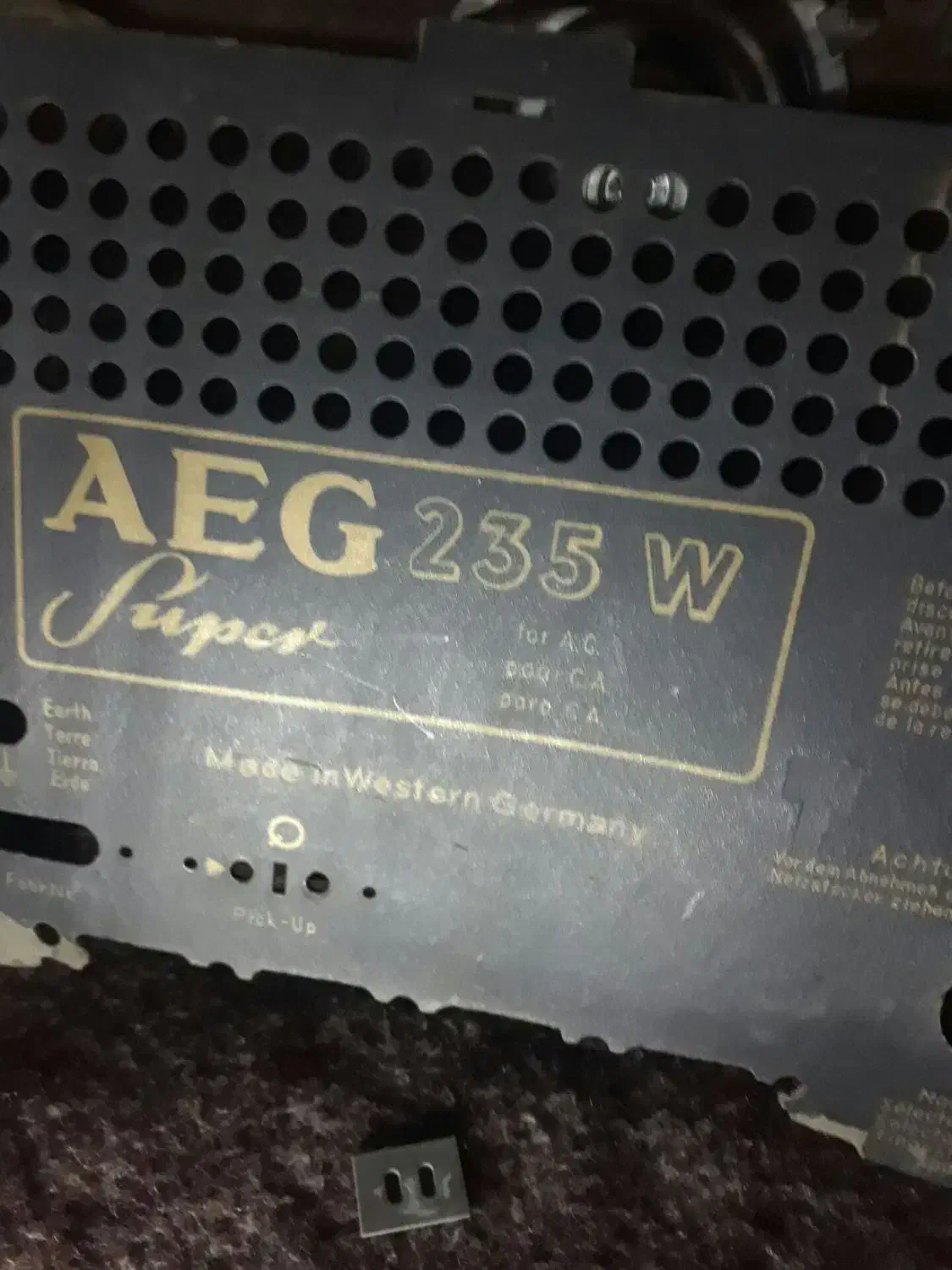 رادیو لامپی قدیمی|کلکسیون اشیاء عتیقه|عجب شیر, |دیوار