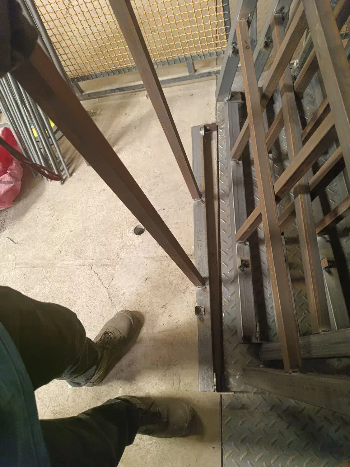 کارگر ساده|استخدام صنعتی، فنی، مهندسی|تهران, شهرک استقلال|دیوار