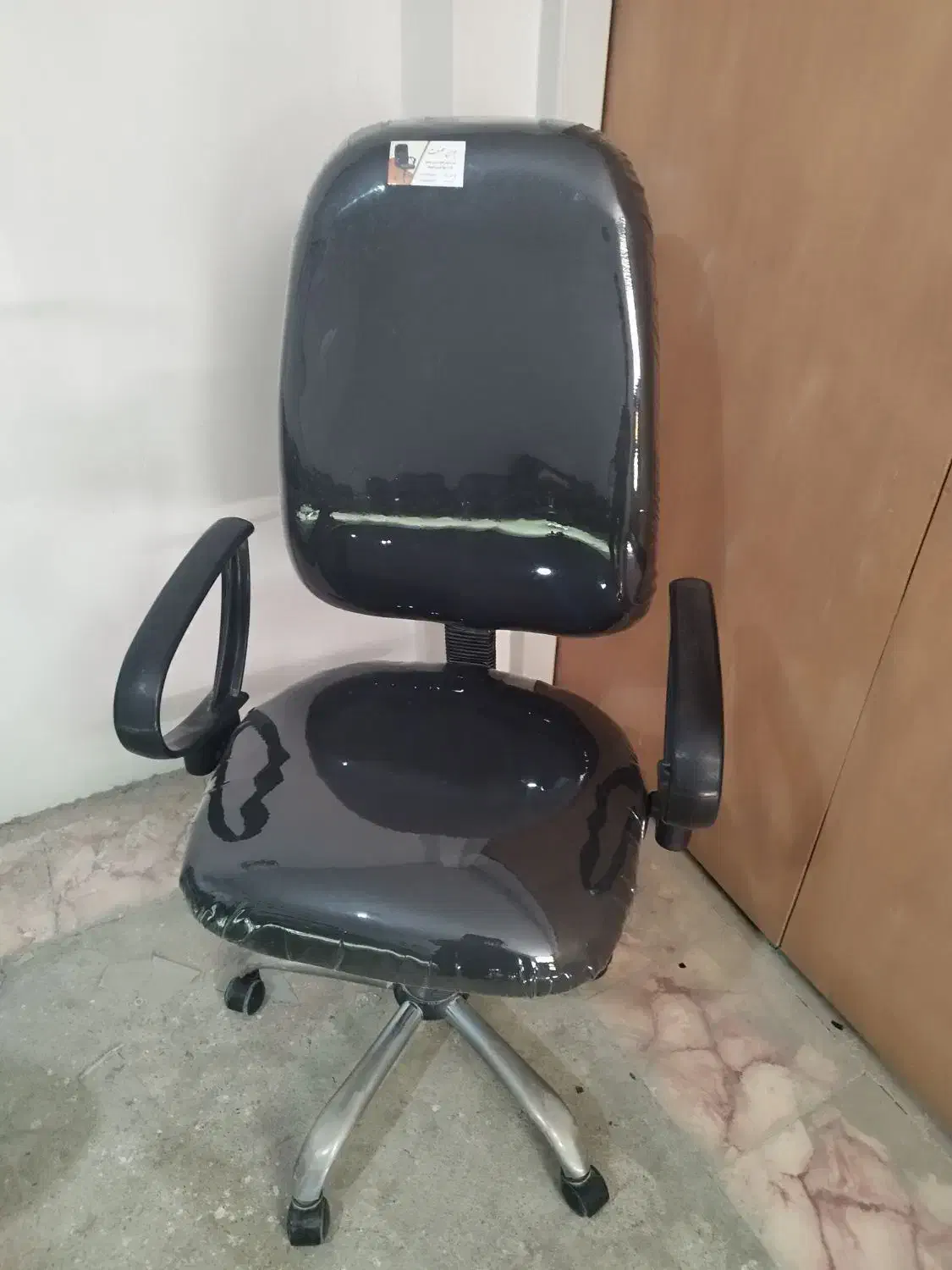 فروش و تعمیرات تخصصی انواع صندلی های اداری|صندلی و نیمکت|اراک, |دیوار