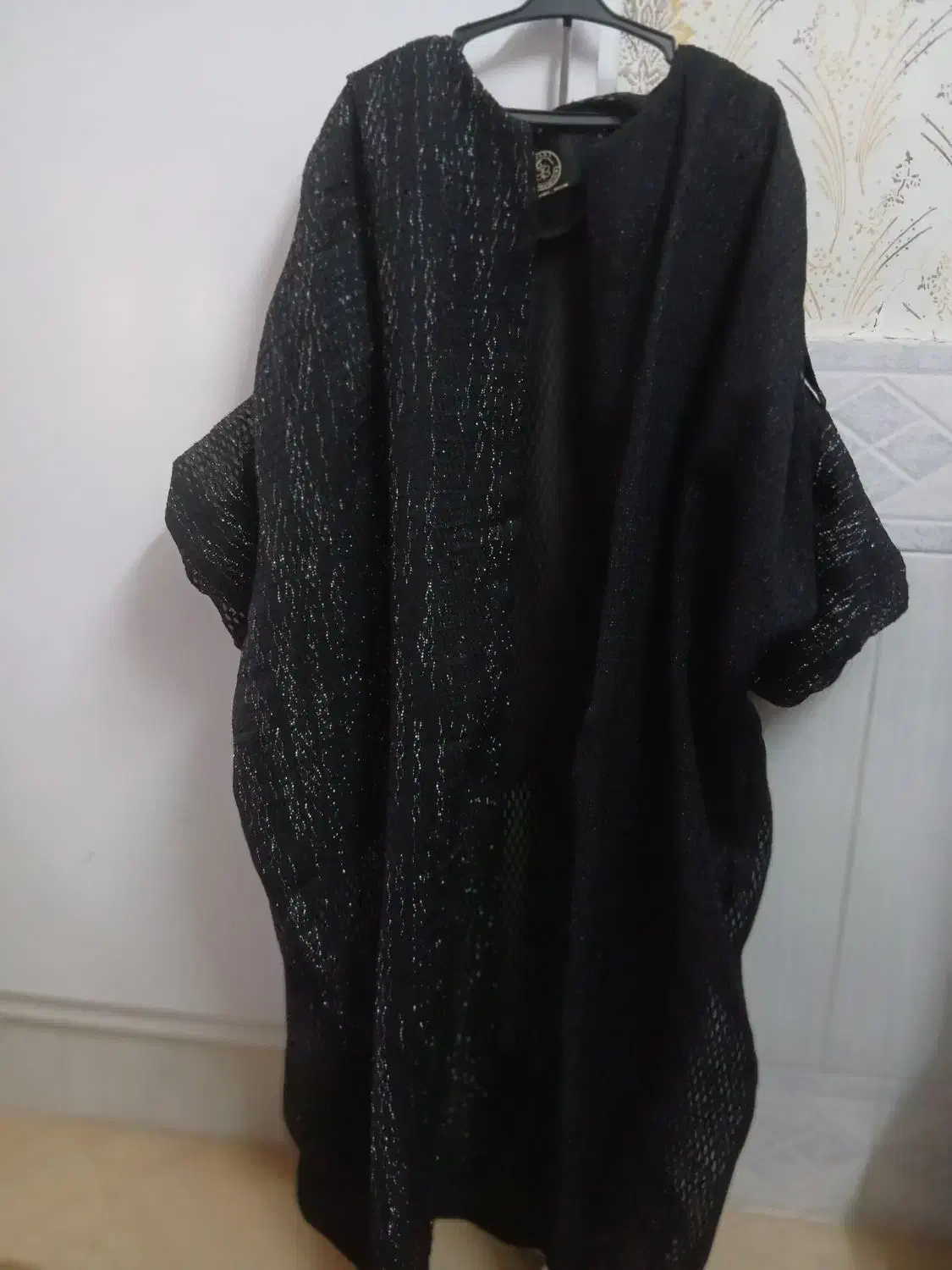 مانتو مجلسی|لباس|نیشابور, هفده شهریور|دیوار