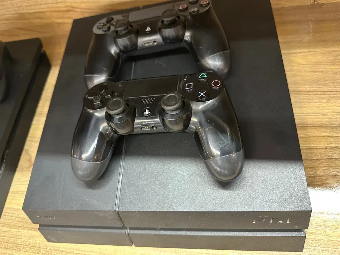 فت یک ترا دو دسته کپی خور ۹ ps4|کنسول، بازی ویدئویی و آنلاین|مشهد, امامیه (شهرک غرب)|دیوار