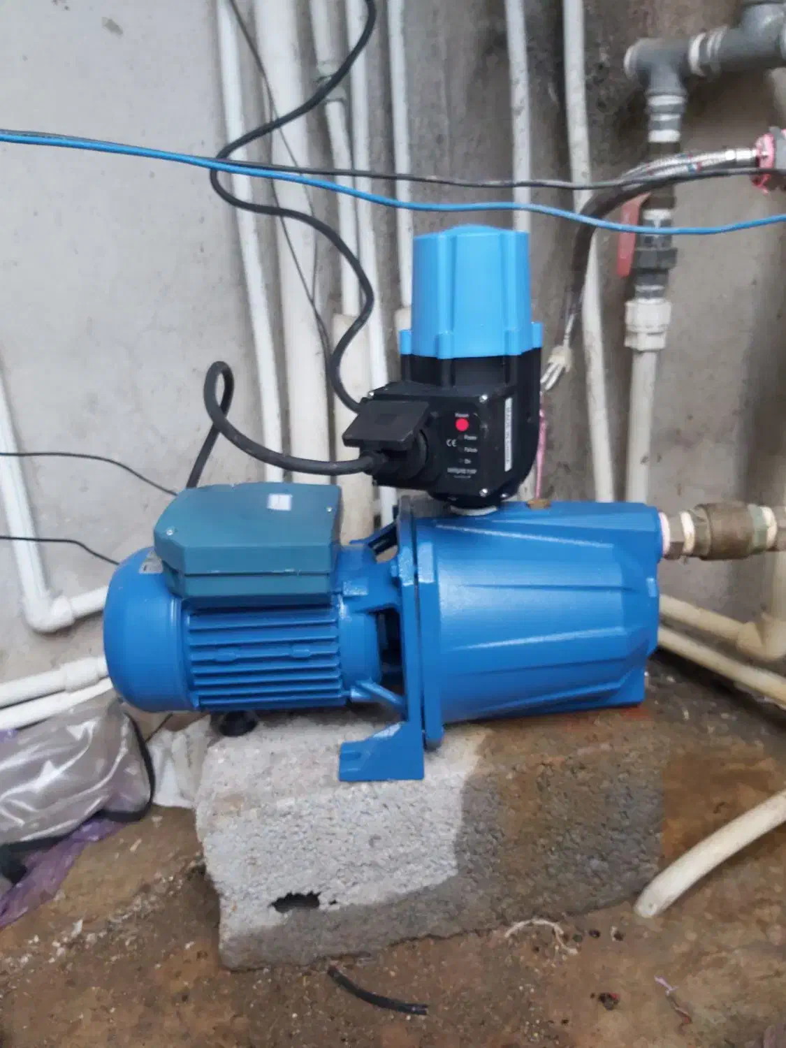 تعمیرات ونصب پمپ آب ست کنترل و منبع آب آبگرمکن|خدمات پیشه و مهارت|نوشهر, |دیوار