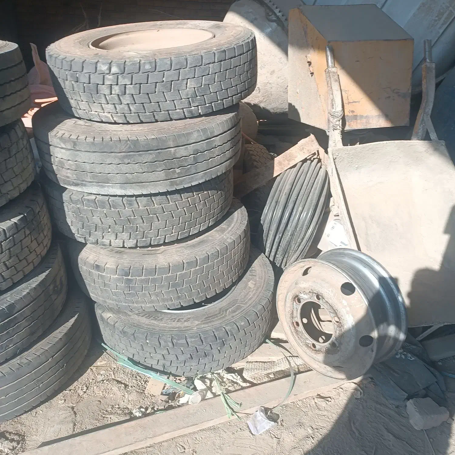 11عدد لاستیک توبلس خاور ایسوز نیسان 70درصد|قطعات یدکی و لوازم جانبی|قزوین, |دیوار