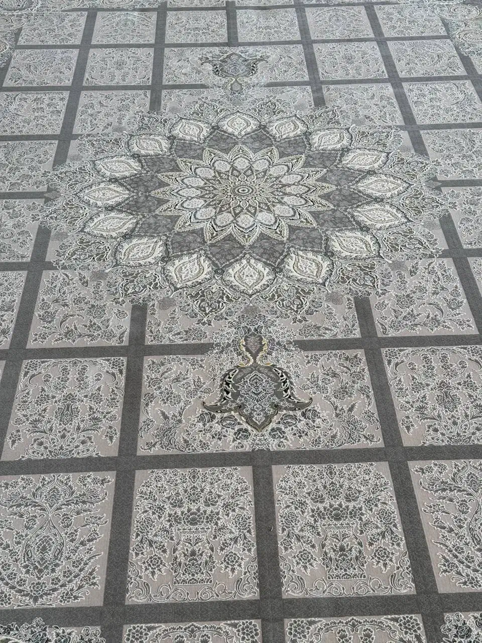 فرش ۱۲ متری/1500شانه 4500تراکم/درجه ۱|فرش|مهاباد (آذربایجان غربی), |دیوار