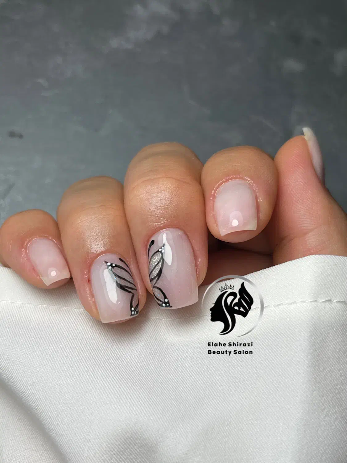 نیازمند ناخنکار حرفه ای|استخدام درمانی، زیبایی، بهداشتی|شیراز, دشت چنار|دیوار