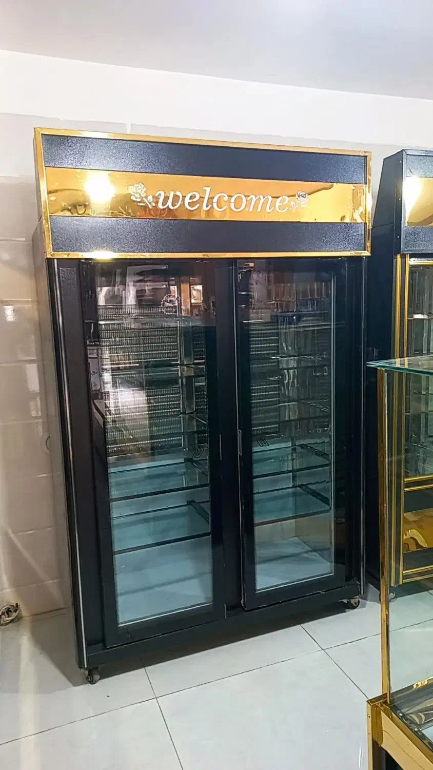 یخچال دو در ۱،۵ مشکی طلایی|فروشگاه و مغازه|قم, شهرک امام حسین|دیوار