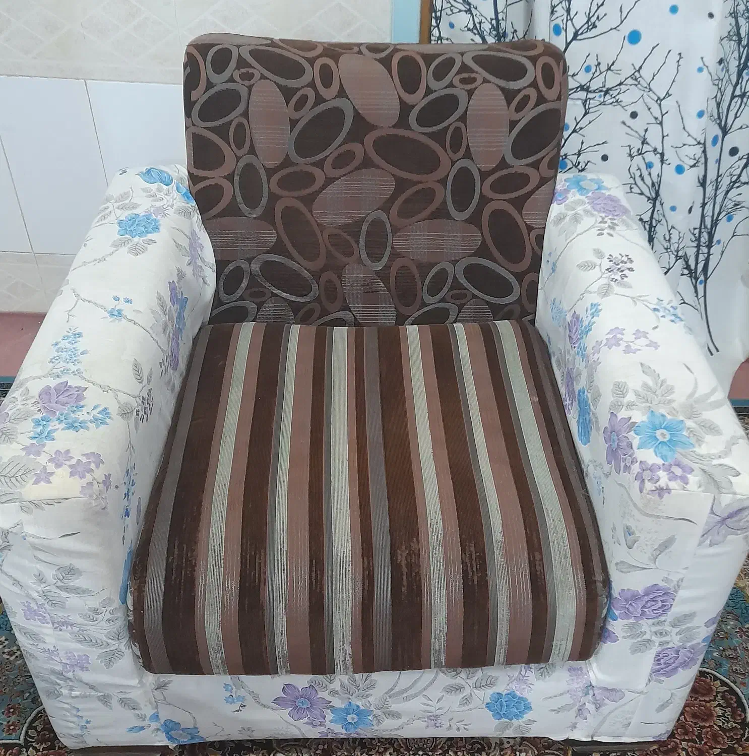 مبل راحتی تک نفره ۲عدد|مبلمان خانگی و میز عسلی|شهرضا, |دیوار