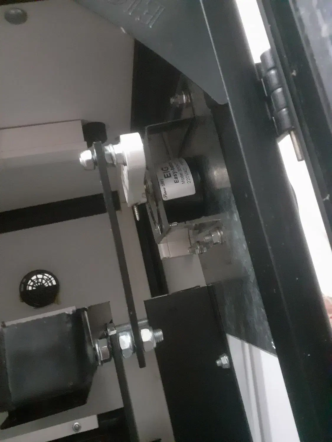 دستگاه جوجه کشی اسکندری|حیوانات مزرعه|گوراب زرمیخ, |دیوار