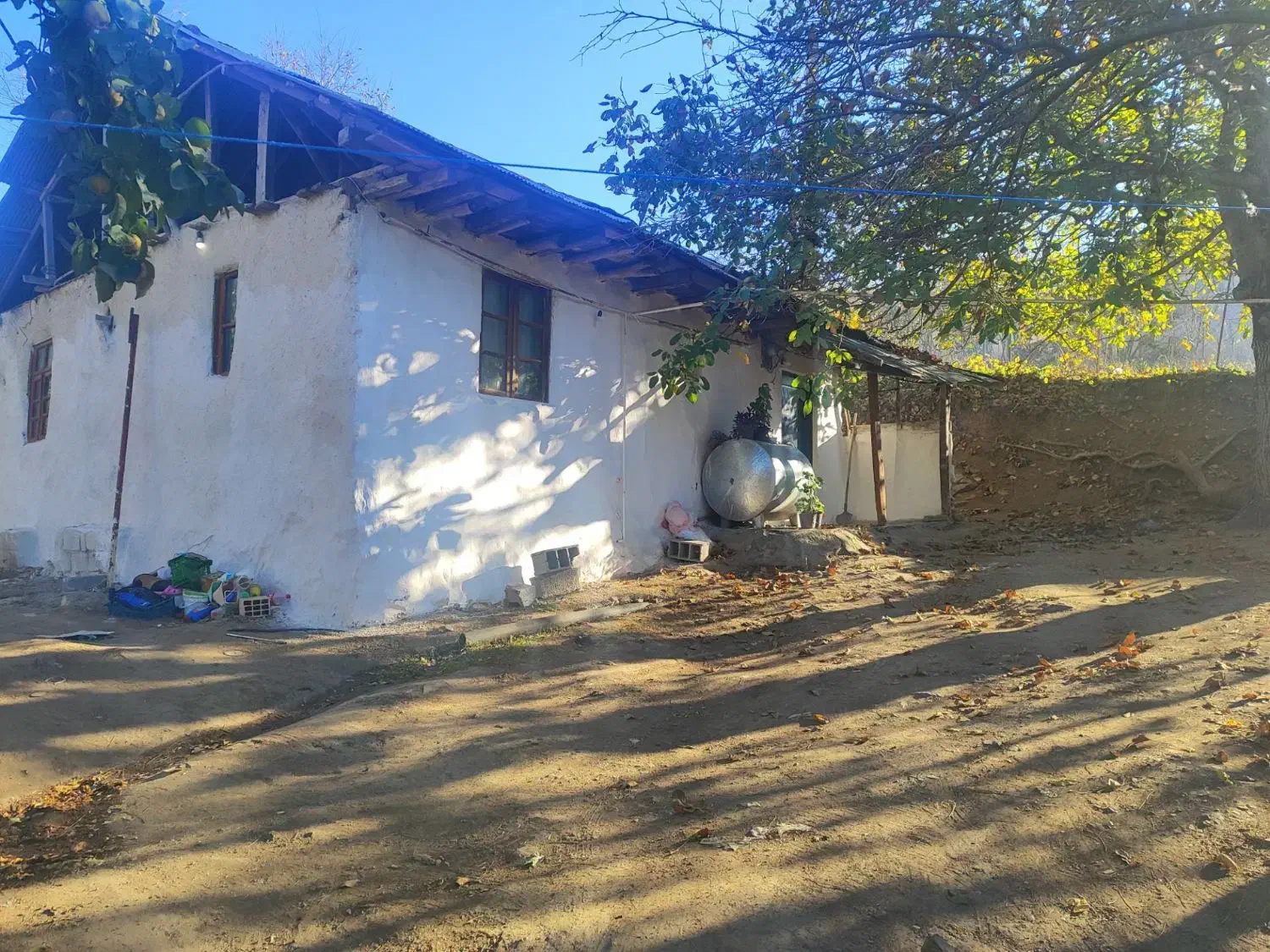 زمین مسکونی همراه خانه کلنگی|فروش زمین و ملک کلنگی|بره‌سر, |دیوار