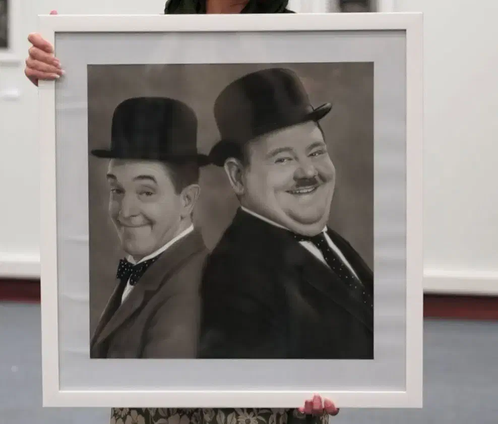 طراحی چهره سیاه قلم پذیرفته میشود|تابلو، نقاشی، عکس|اسالم, |دیوار