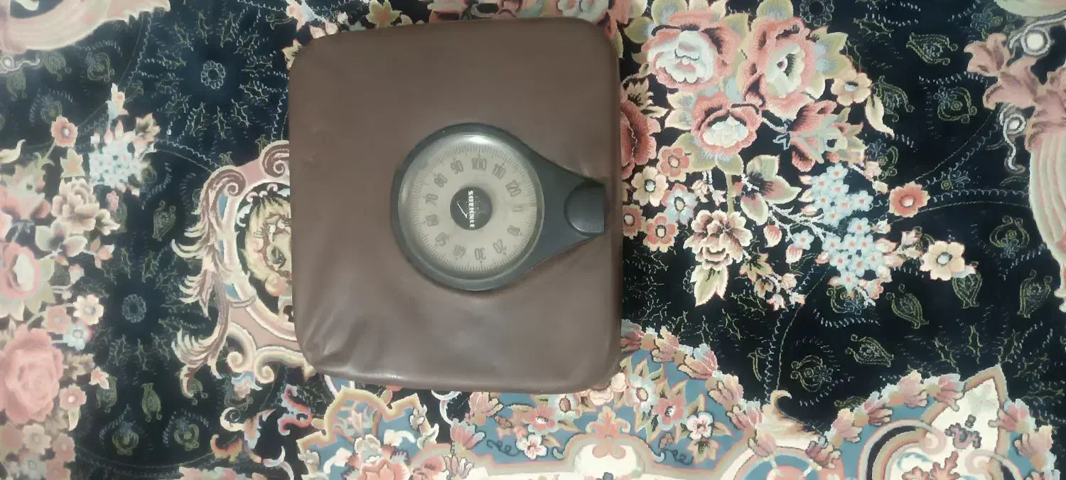 ترازو|کلکسیون اشیاء عتیقه|رباط‌کریم, الارد|دیوار