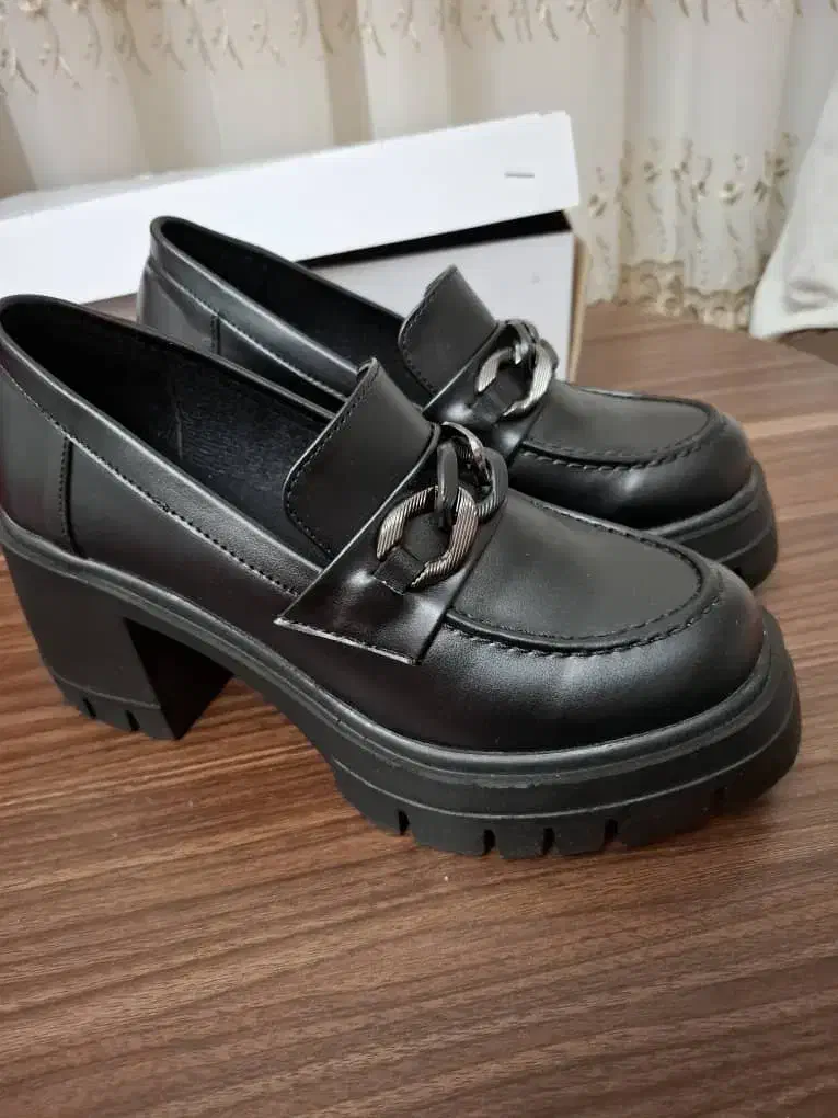 کفش|کیف، کفش، کمربند|مرند, |دیوار