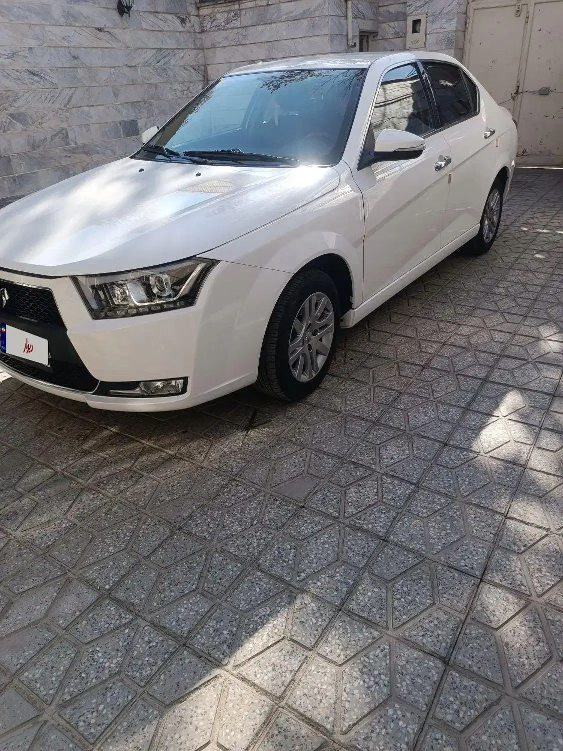 دنا پلاس تیپ 2مدل 401کم کار|خودرو سواری و وانت|بروجرد, |دیوار