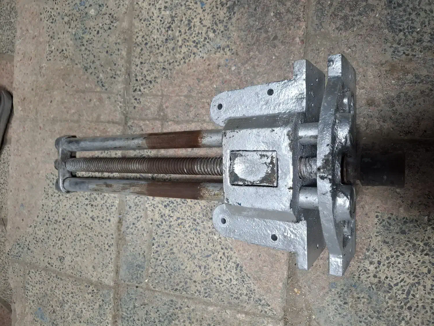 گیره کتابی نجاری زیر میزی|ابزارآلات|اصفهان, شهرک ولیعصر|دیوار